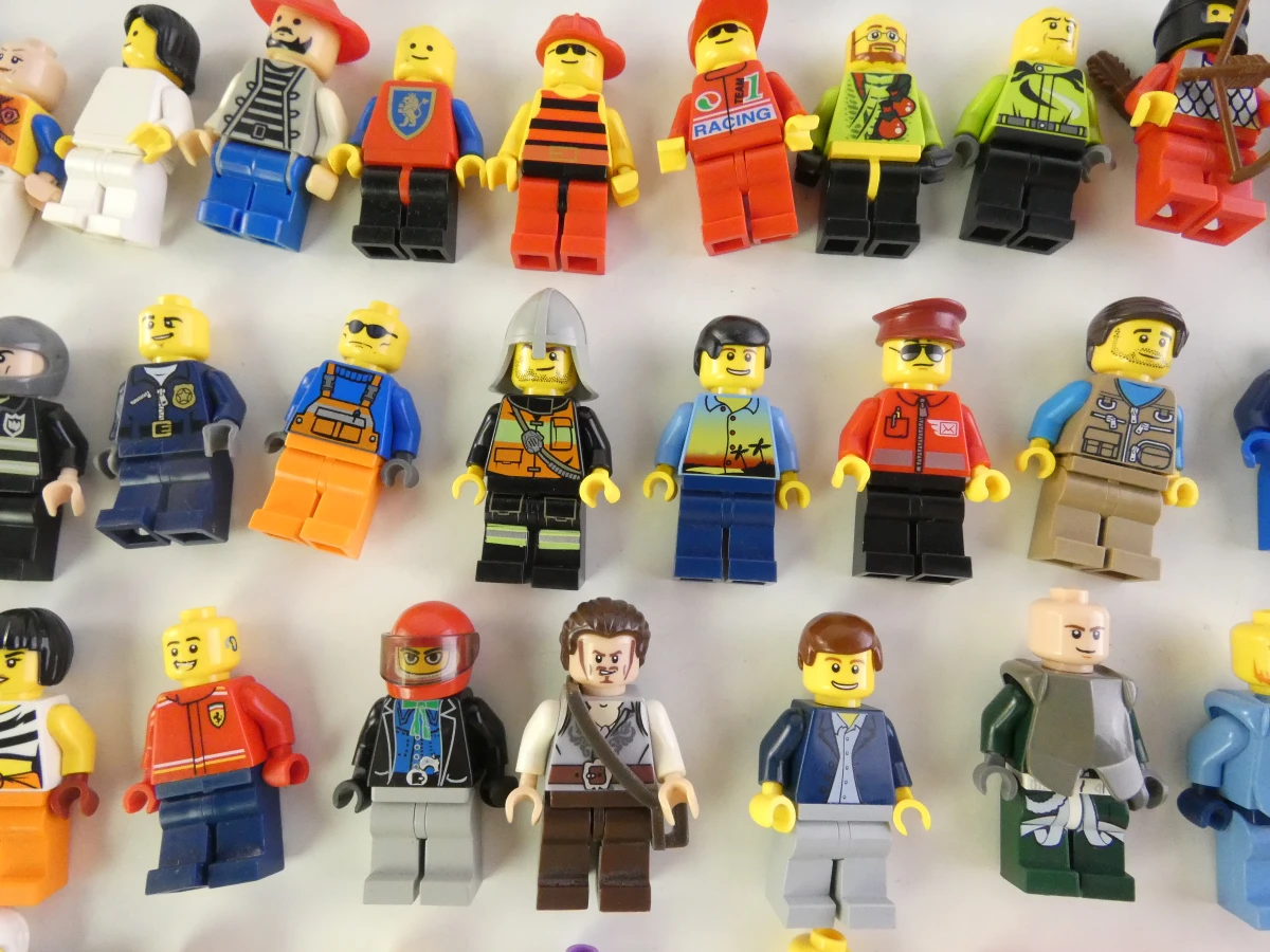 Lot van verschillende LEGO minifiguren en accessoires - foto 6