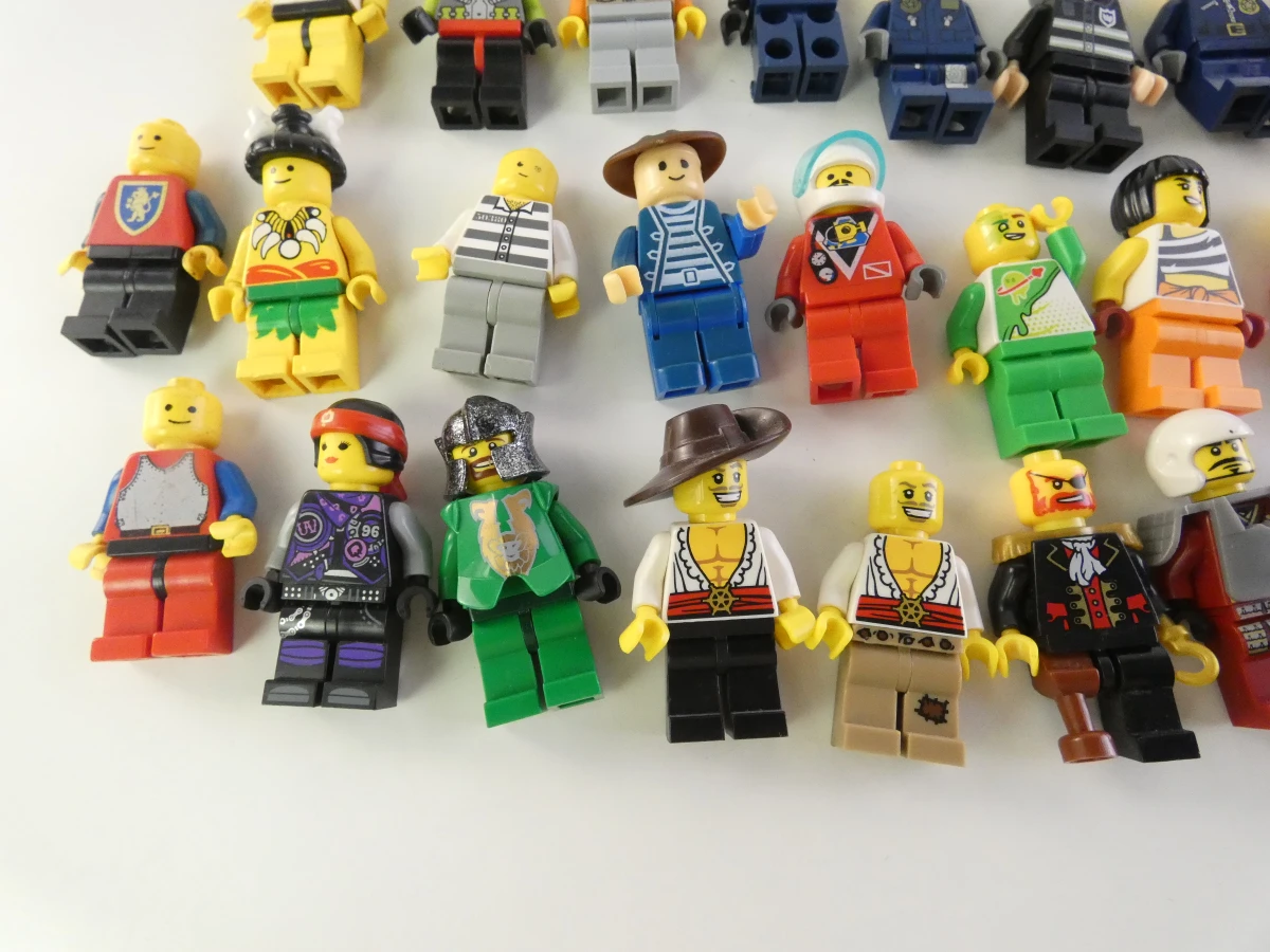 Lot van verschillende LEGO minifiguren en accessoires - foto 8