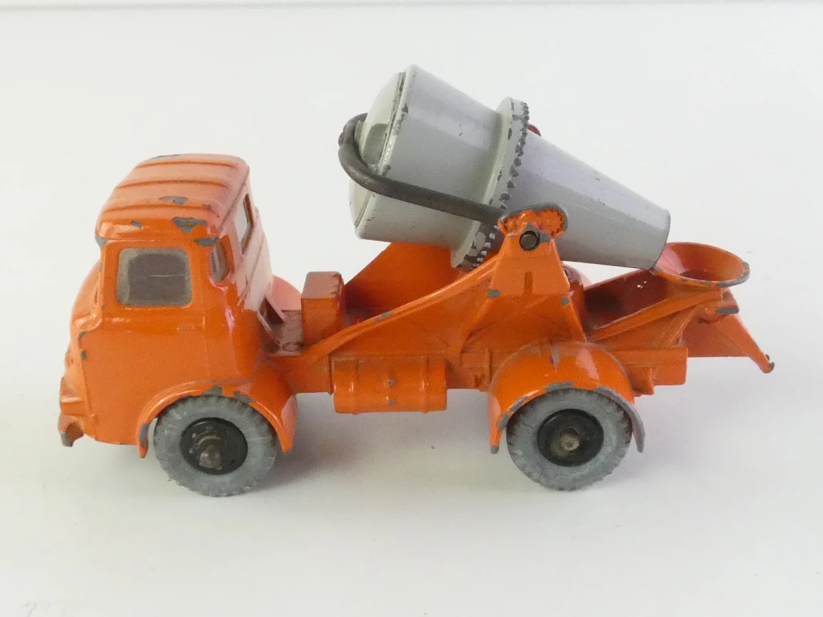 Gevarieerde verzameling van 5 Engelse Dinky Toys - foto 16