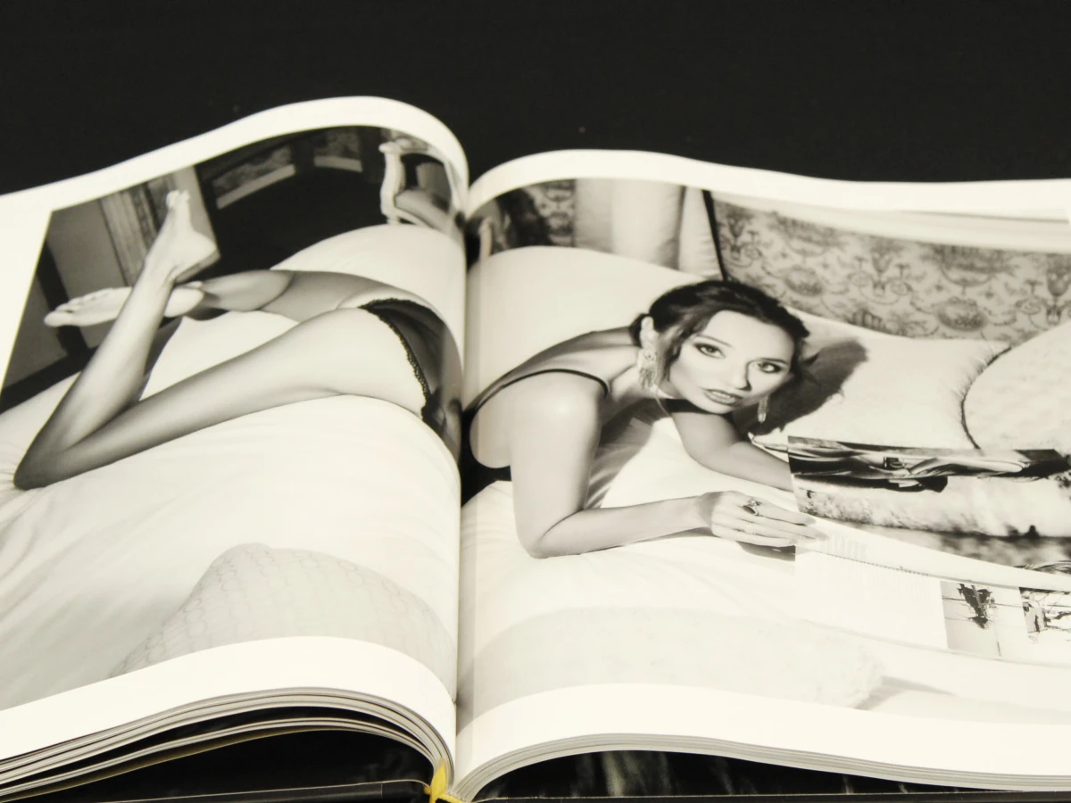 Leave the Light On - Annelore Desmet- Stichting Kunstboek - foto 6
