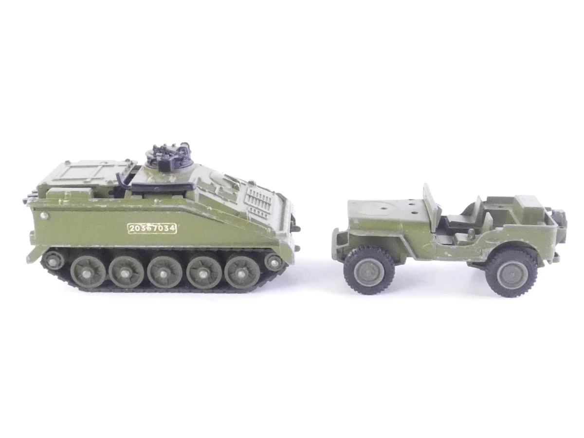 Vijf vintage militaire Dinky Toys schaalmodellen - foto 13