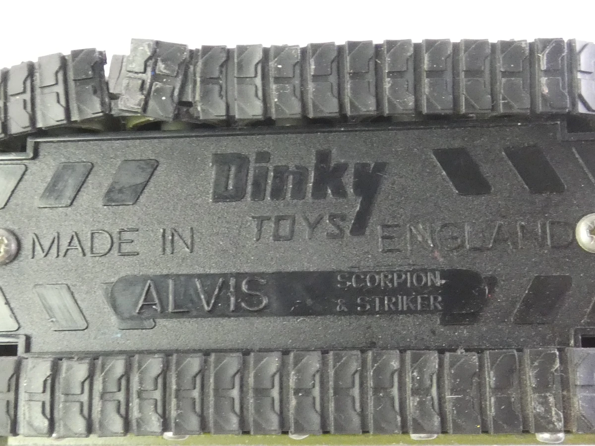 Vijf vintage militaire Dinky Toys schaalmodellen - foto 14
