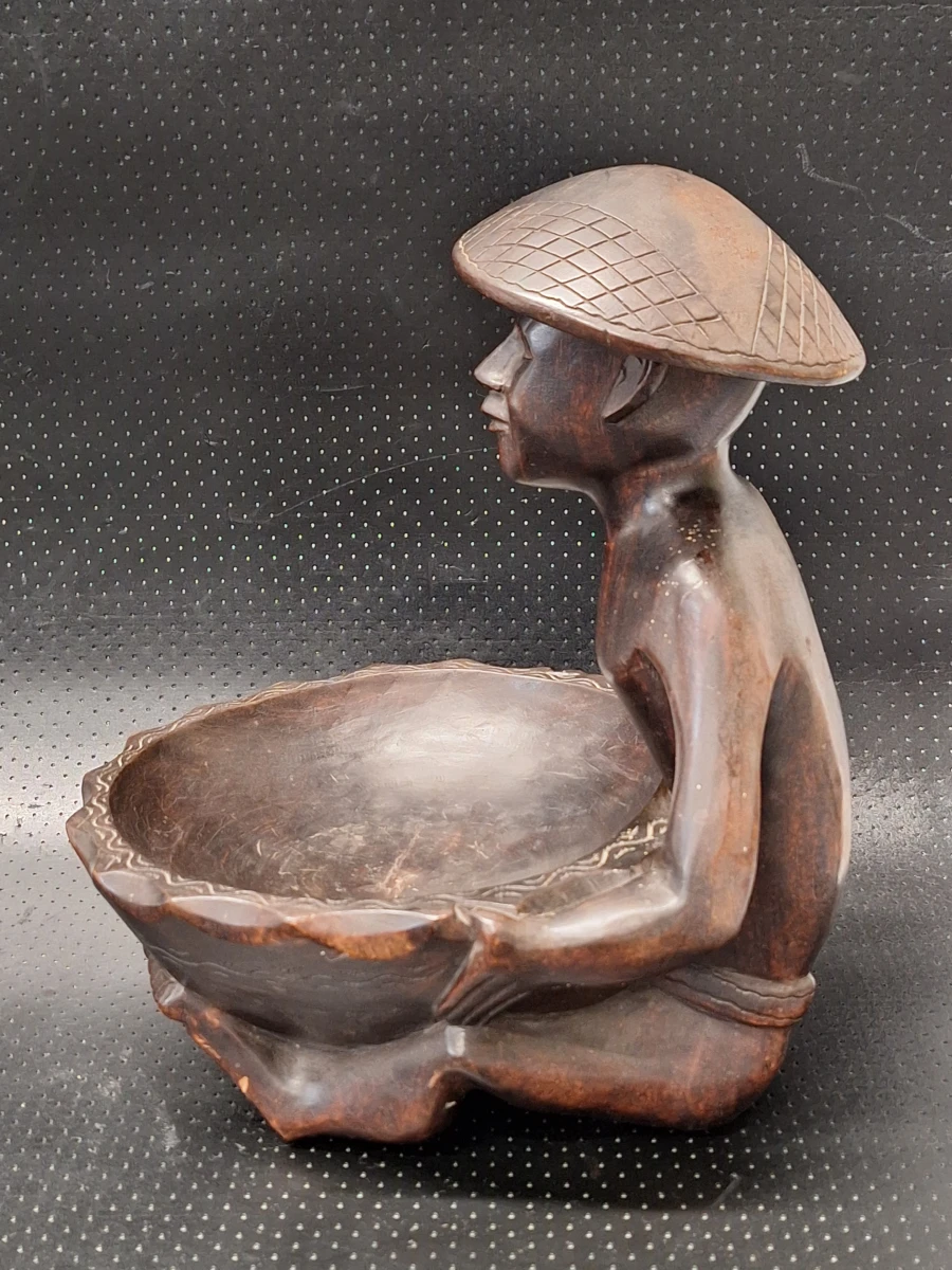 Grote hand gesneden houten fruitschaal met zittende Ifugao man - Filipijnen - foto 9