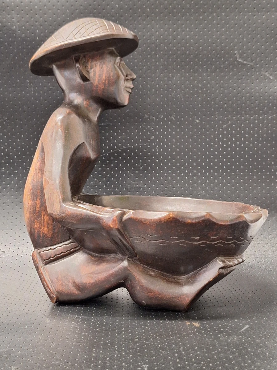Grote hand gesneden houten fruitschaal met zittende Ifugao man - Filipijnen - foto 7