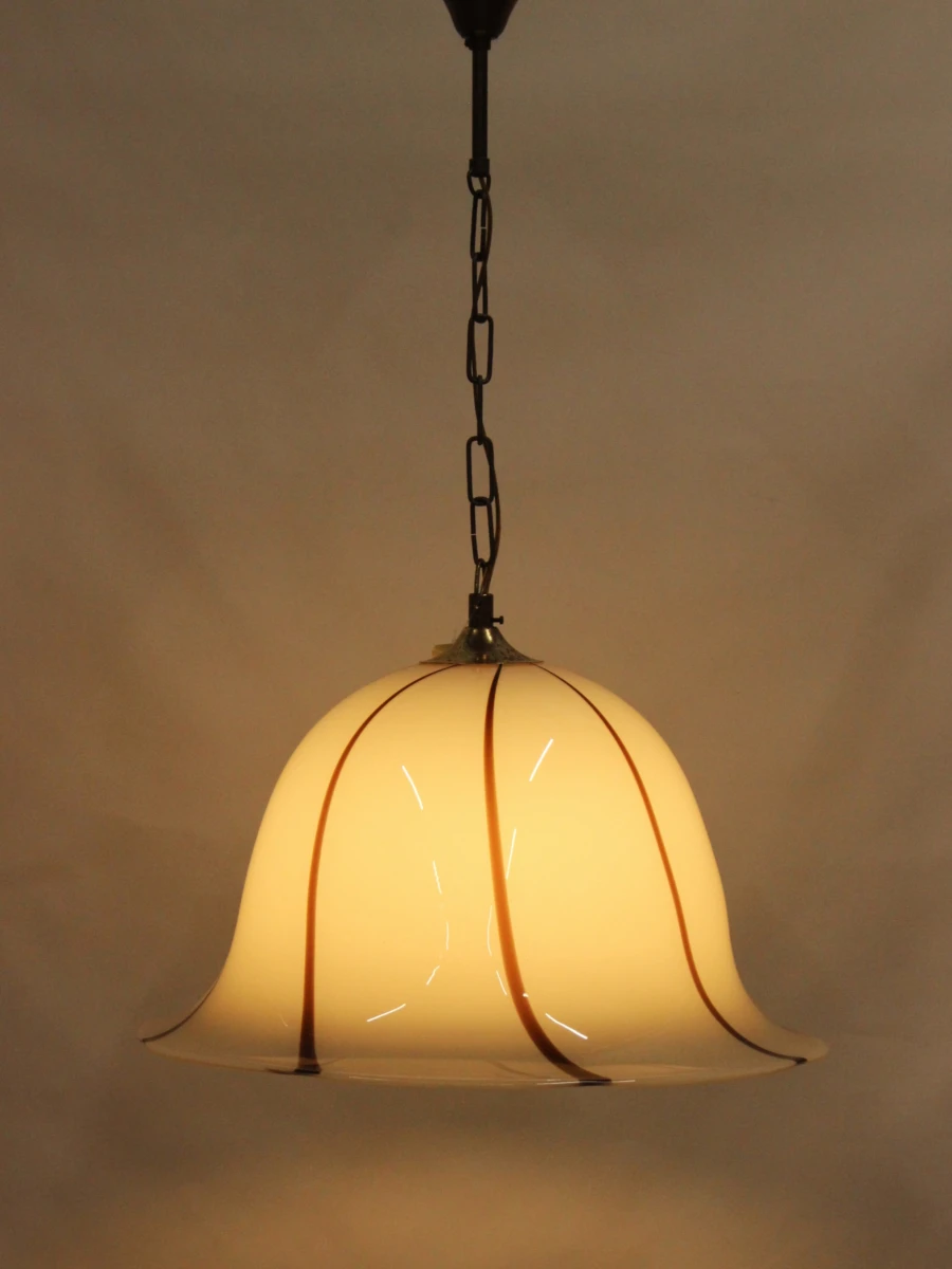 Vintage crémékleurige hanglamp in klokvorm  met bruin-bronskleurige lijnen - foto 7