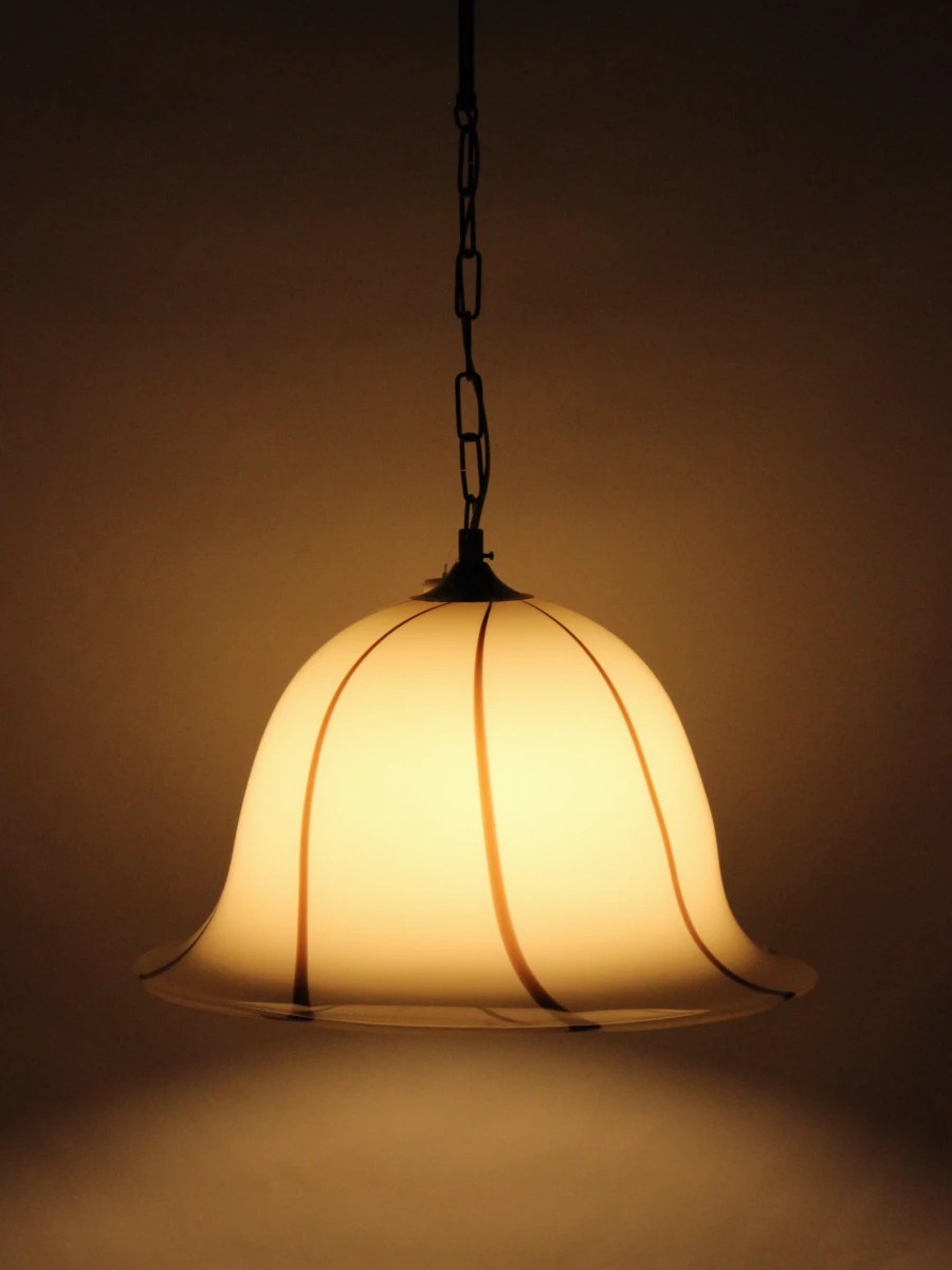 Vintage crémékleurige hanglamp in klokvorm  met bruin-bronskleurige lijnen - foto 8