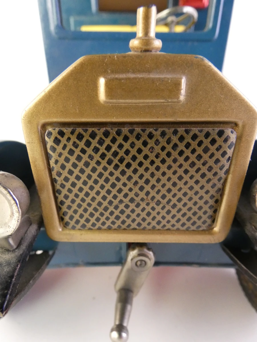 Set van 2 vintage speelgoedvoertuigen in oldtimerstijl - foto 13