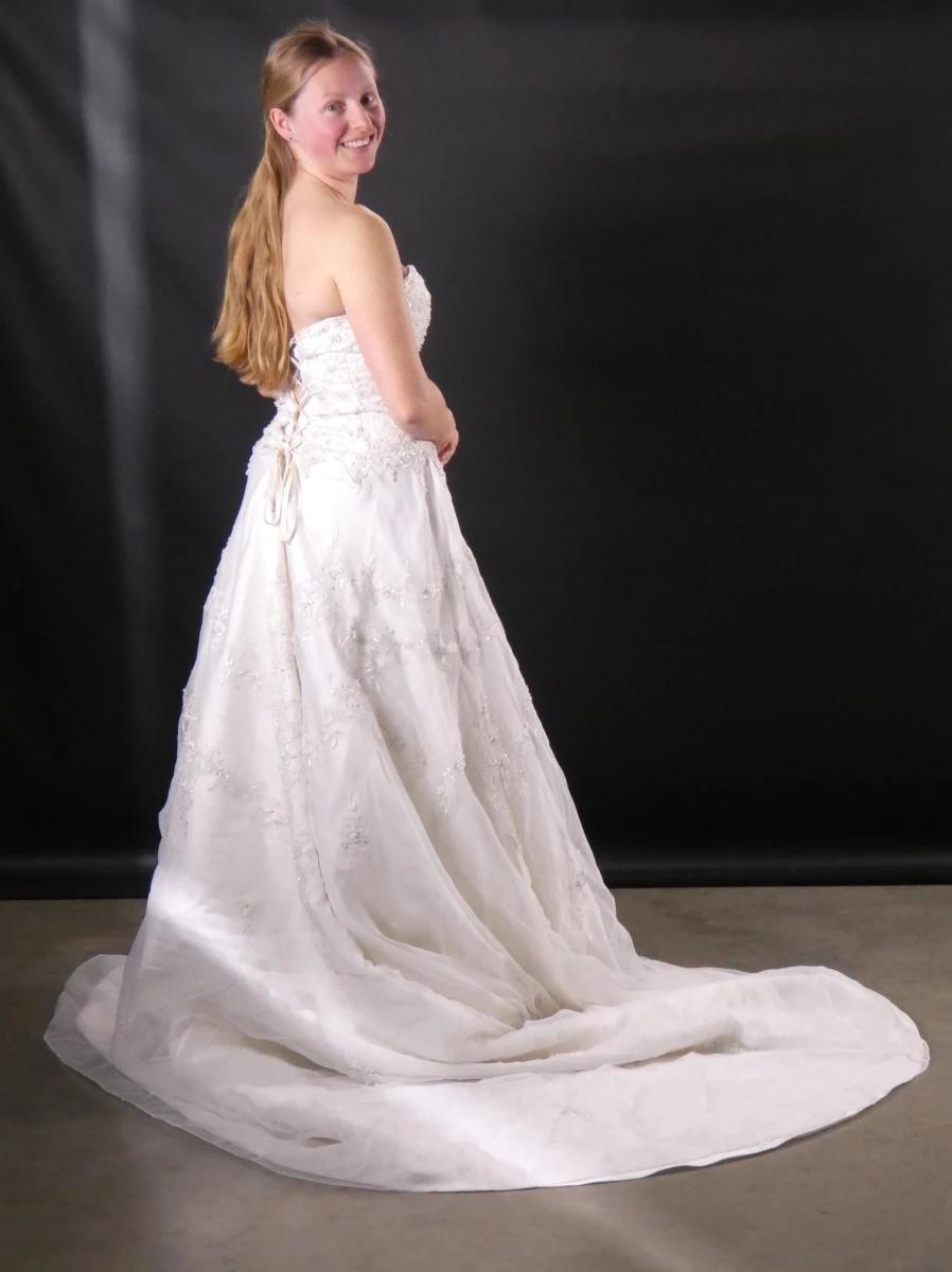 Miss Kelly Bruidsjurk – Strapless Sweetheart met Kant, Parels & Sequins - foto 2