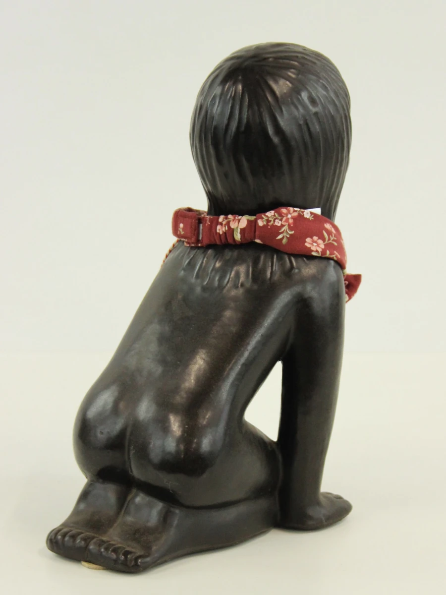 Emiel (Emanuel) Laskaris keramisch Sculptuur 'Zittend Meisje' – ca. 1960/1970 - foto 3