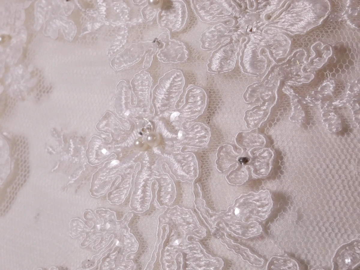 Tijdloze Italiaanse Elegantie – Cosmobella Milano trouwjurk (maat 10) - foto 9