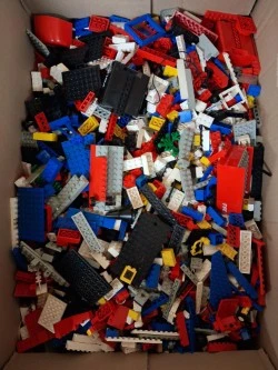 10 kg ongesorteerde lego – kavel bij De Kringwinkel, Waardamme