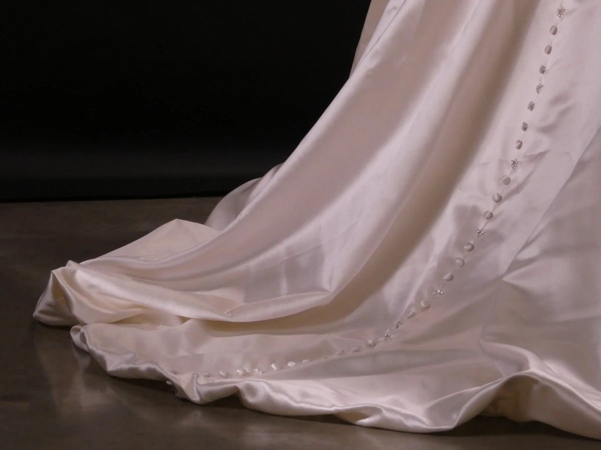 Elegante strapless bruidsjurk met ballonrok en parelbustier - foto 7