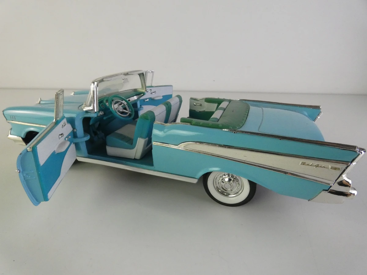 Vintage speelgoedauto's (5 stuks) - foto 3