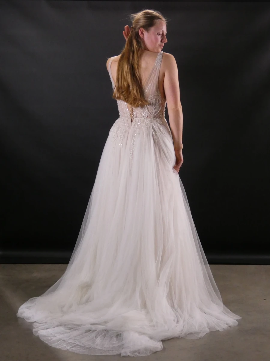 Elegante Waters bruidsjurk met geborduurd lijfje en lange sleep - foto 4