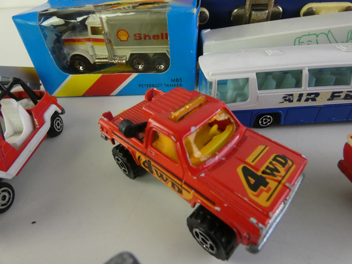 Set vintage Matchbox speelgoedauto's met koffer - foto 3