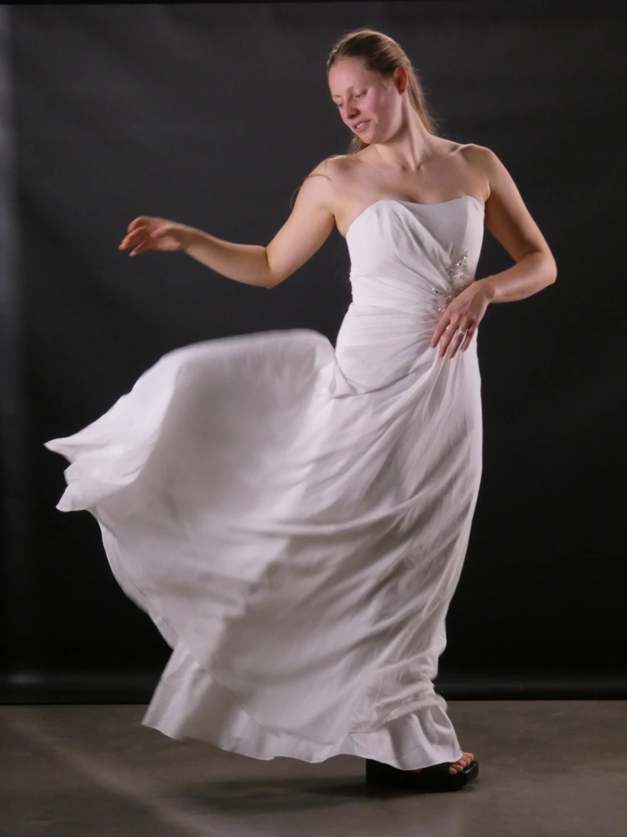 Elegante strapless bruidsjurk van Tomy Cocktail - foto 2