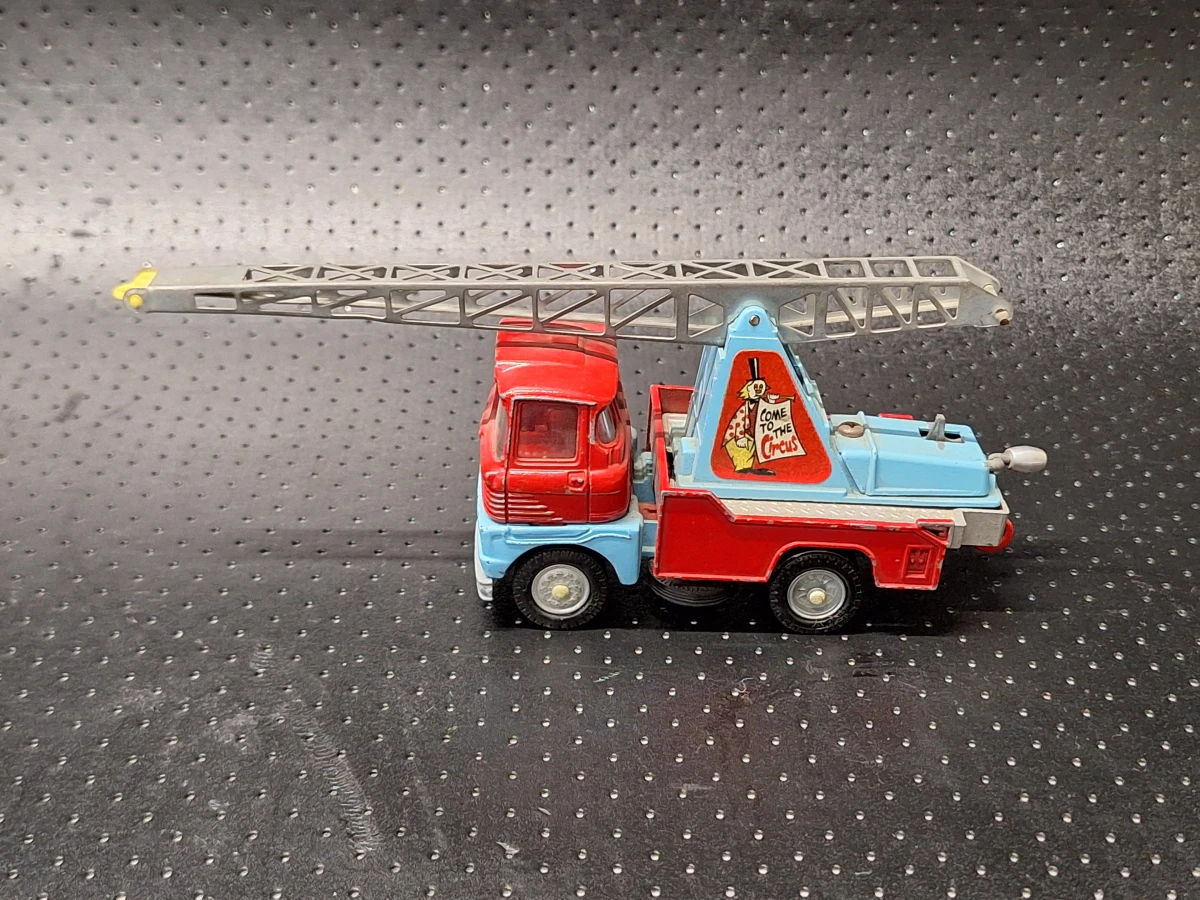 Lot van 10 authentieke Dinky Toys en Corgi Toys voertuigen - jaren '60/'70 - foto 17