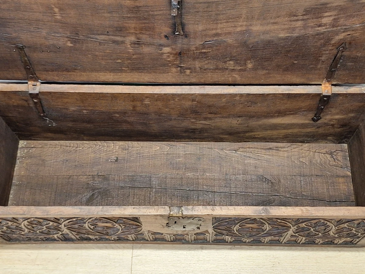 Antiek-look neogotische houten kist - rijk gesneden Gothic Revival decor - foto 16