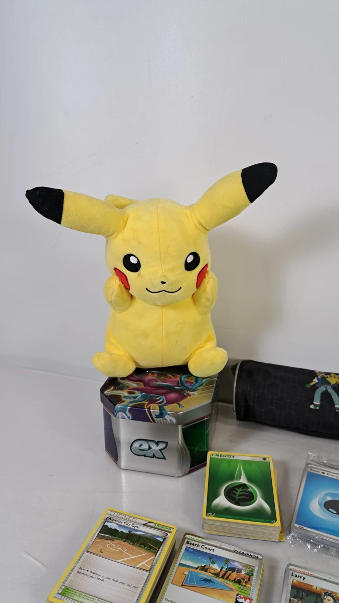 Grote Pokémon-verzameling met kaarten, Pikachu en accessoires - foto 5