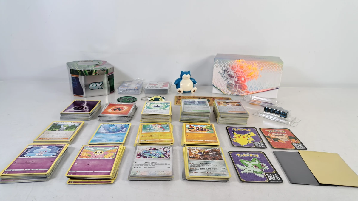 Grote Pokémon TCG-verzameling met kaarten en accessoires - foto 6