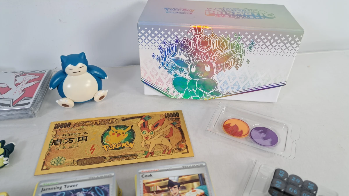 Grote Pokémon TCG-verzameling met kaarten en accessoires - foto 3