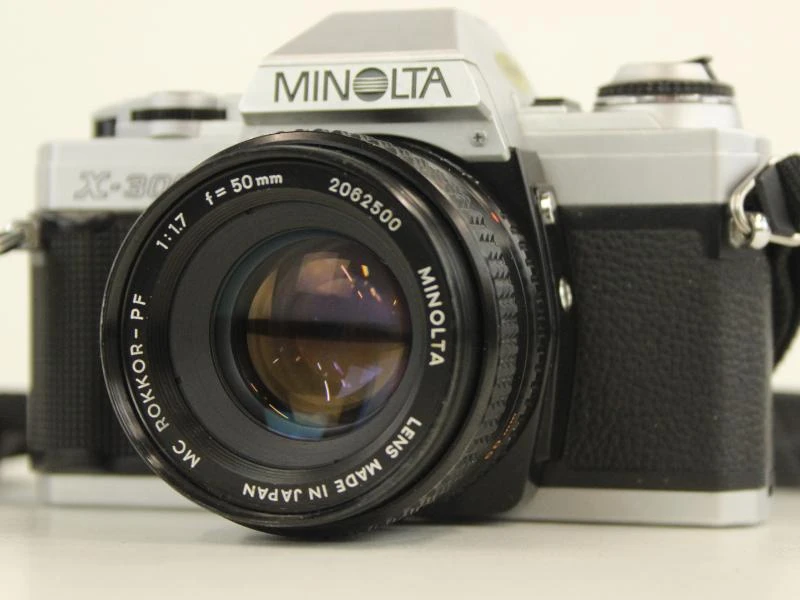 Vintage Minolta X-300 analoog fototoestel met Minolta Rokkor lenzen en tas - foto 4