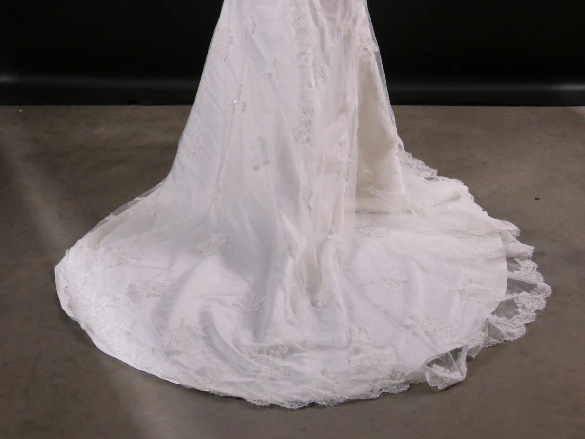 Elegante strapless bruidsjurk van Miss Kelly - foto 9