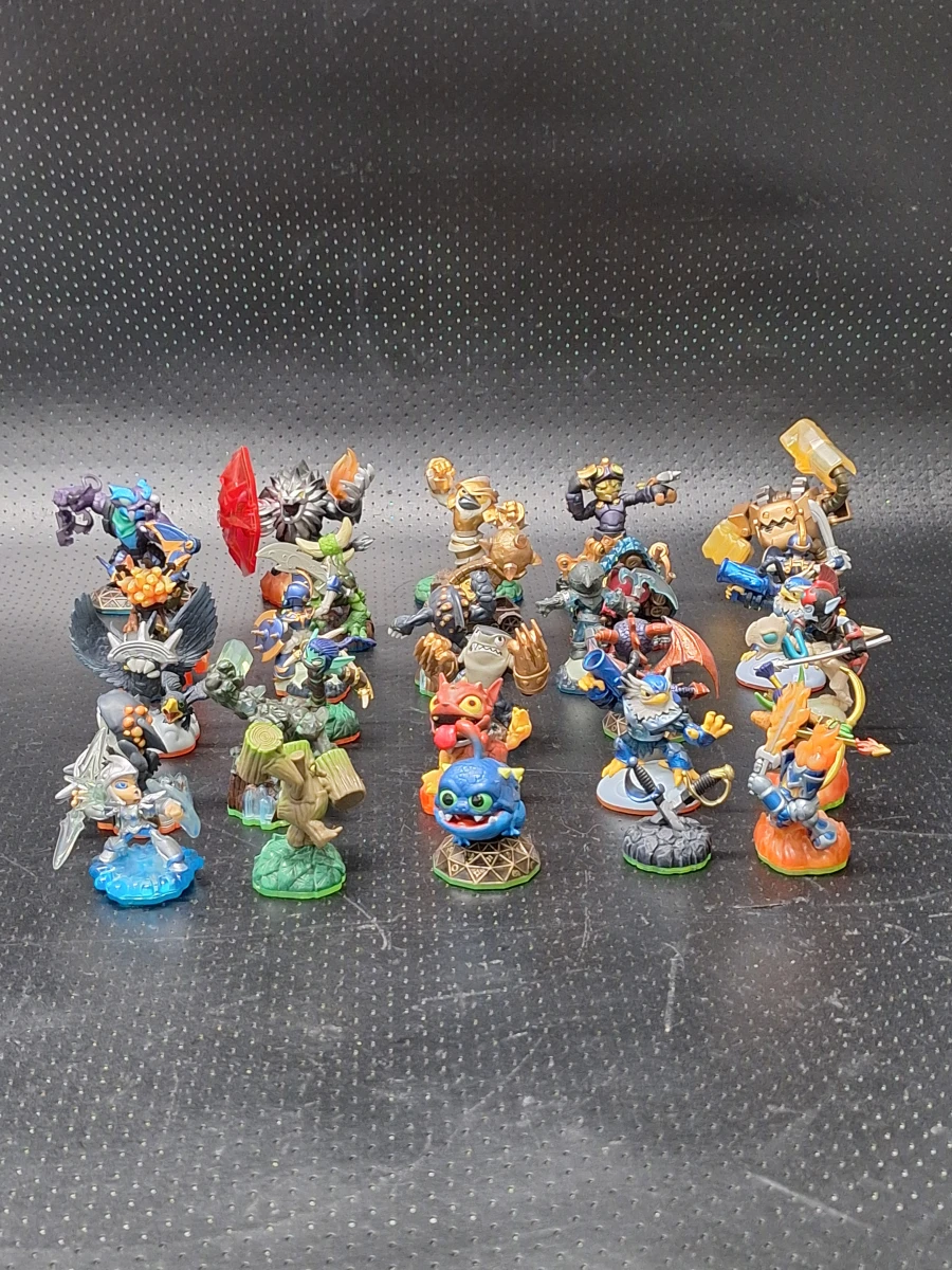 Verzameling van 30 Skylanders gamefiguren inclusief Giants - foto 2