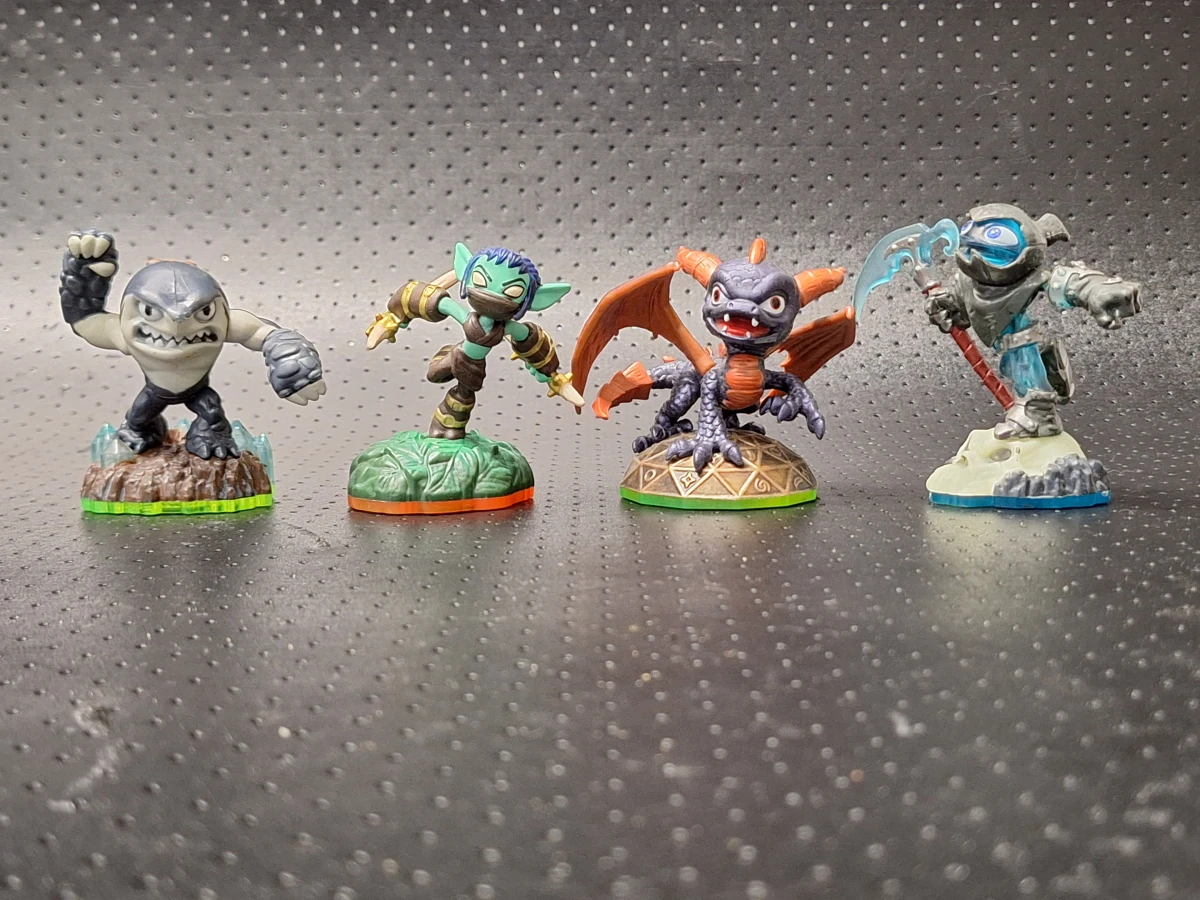 Verzameling van 30 Skylanders gamefiguren inclusief Giants - foto 9