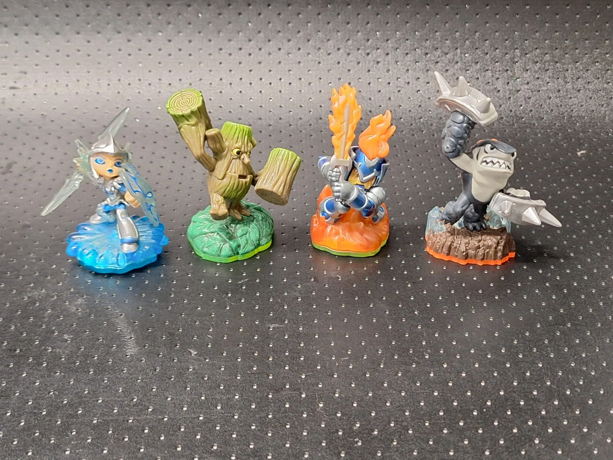 Verzameling van 30 Skylanders gamefiguren inclusief Giants - foto 6
