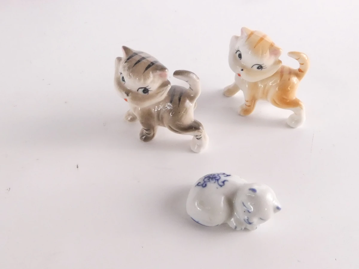Set van 13 vintage en decoratieve kattenbeeldjes - foto 10