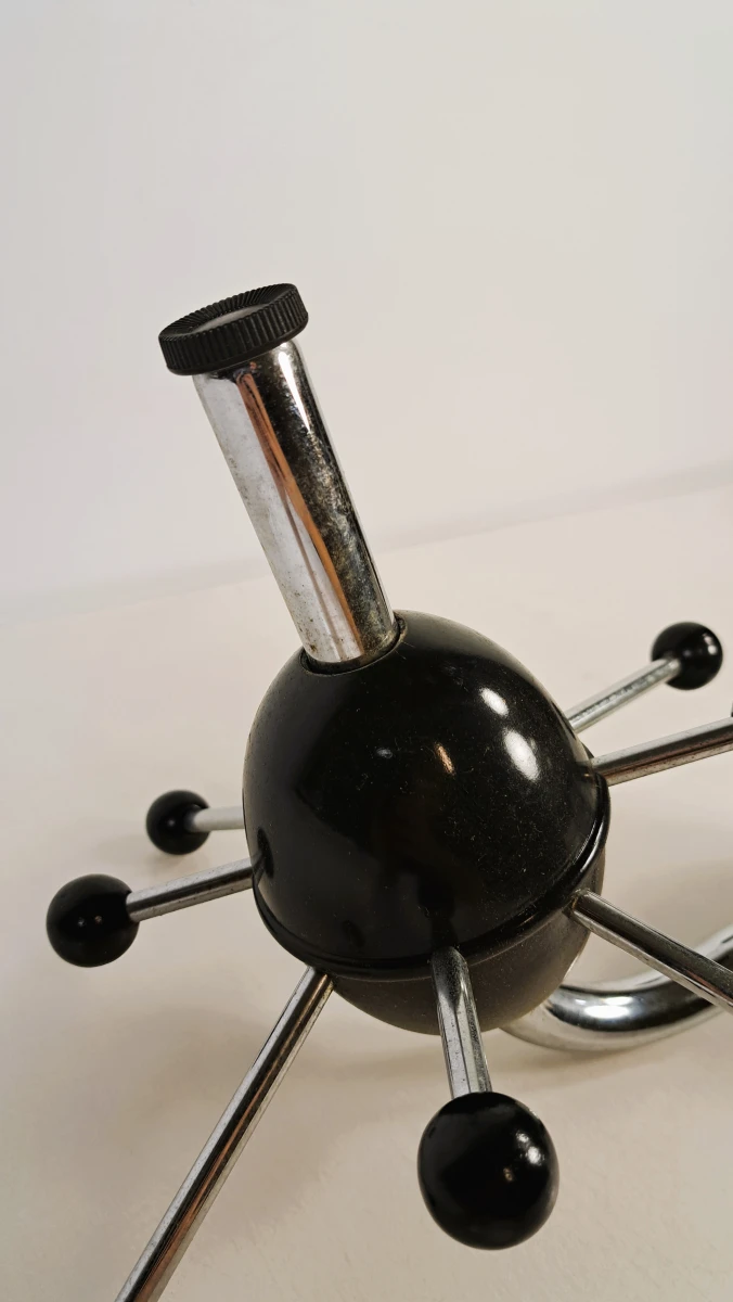 Vintage Sputnik wandkapstok met zwarte bol, ca. 1960-1970 - foto 4