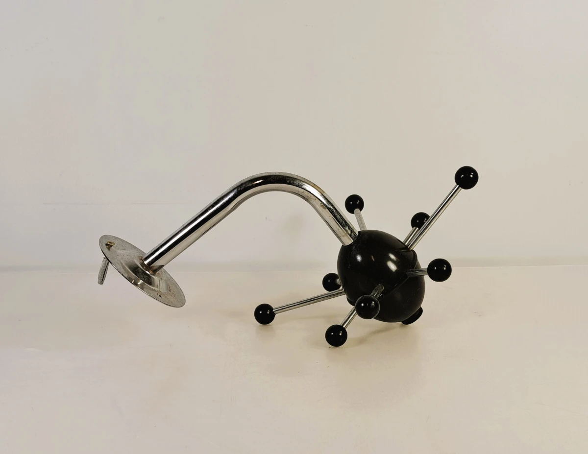 Vintage Sputnik wandkapstok met zwarte bol, ca. 1960-1970 - foto 1