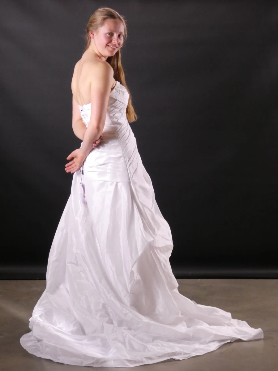 Elegante strapless bruidsjurk van Miss Kelly Paris - foto 8