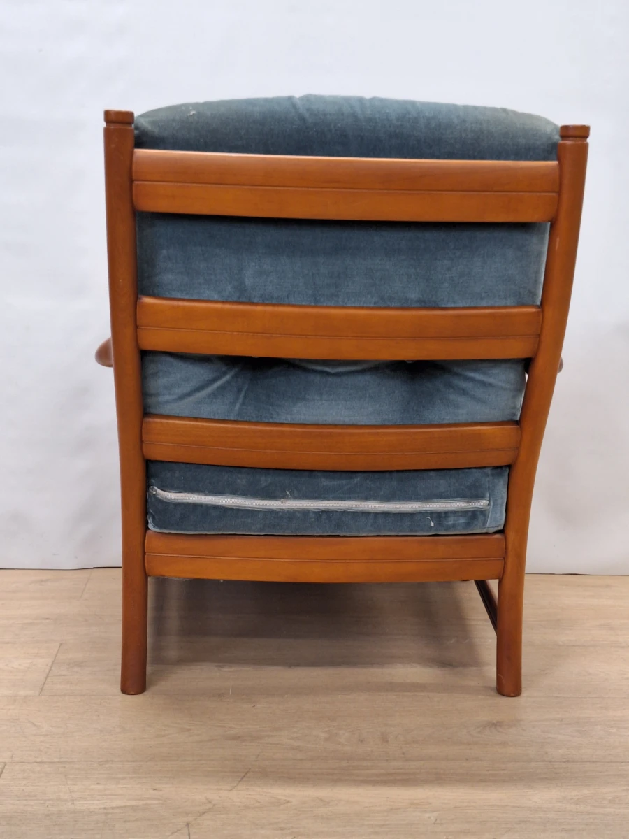 Vintage loungefauteuil in massief hout met blauwgrijze velours bekleding - foto 17