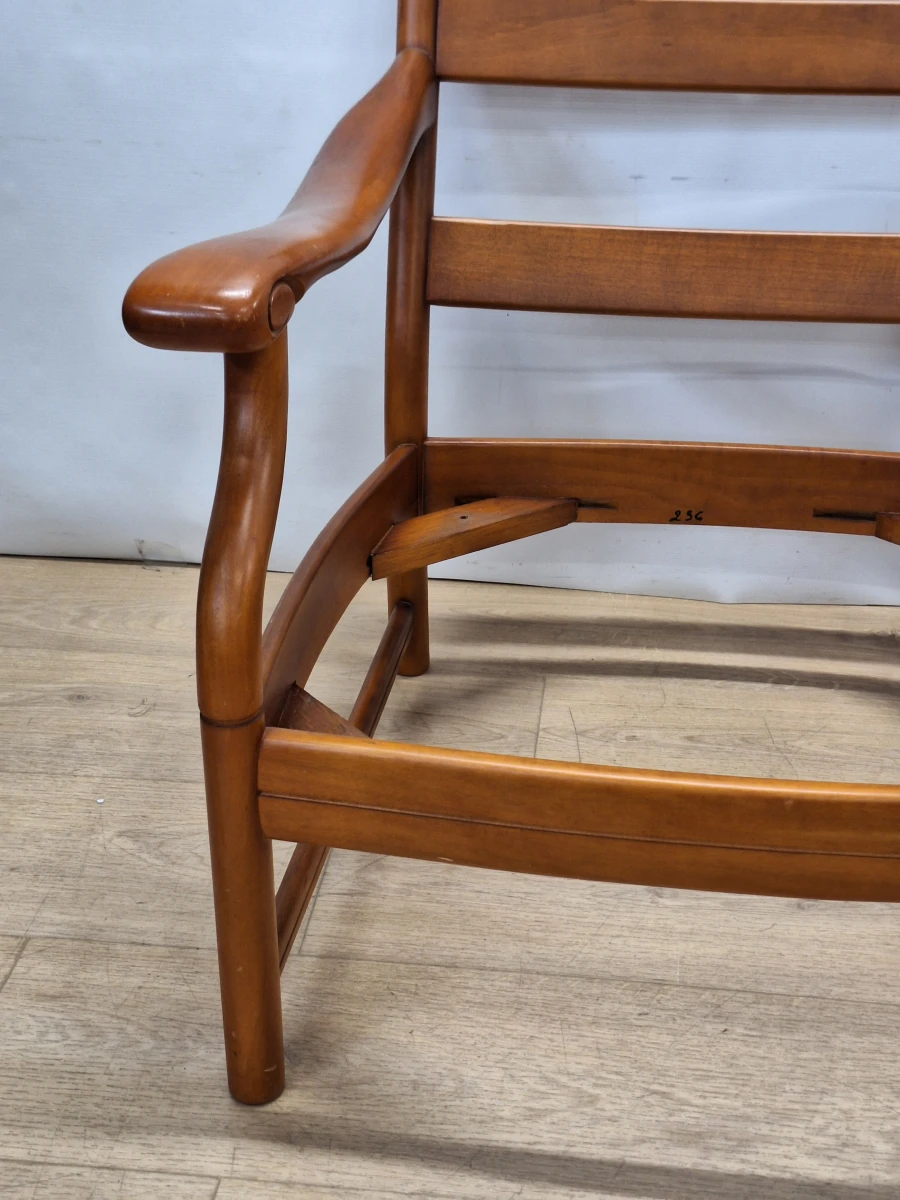 Vintage loungefauteuil in massief hout met blauwgrijze velours bekleding - foto 7