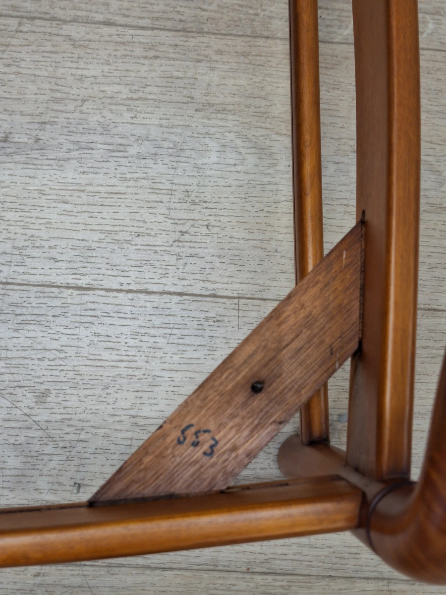 Vintage loungefauteuil in massief hout met blauwgrijze velours bekleding - foto 9