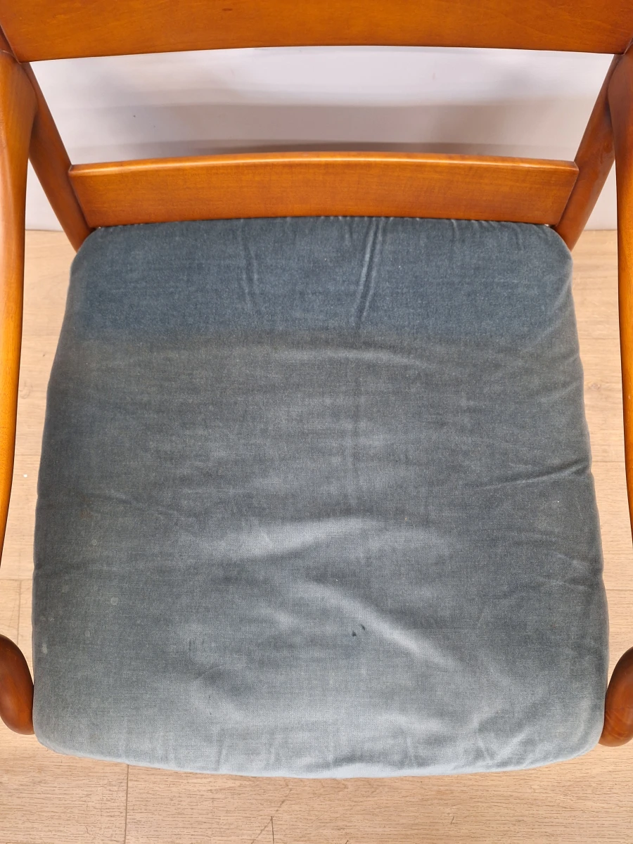 Vintage loungefauteuil in massief hout met blauwgrijze velours bekleding - foto 16