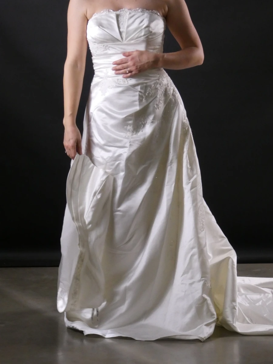 Elegante Miss Kelly bruidsjurk met afneembaar bolero-jasje. - foto 3