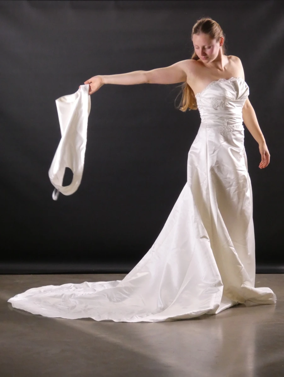Elegante Miss Kelly bruidsjurk met afneembaar bolero-jasje. - foto 2