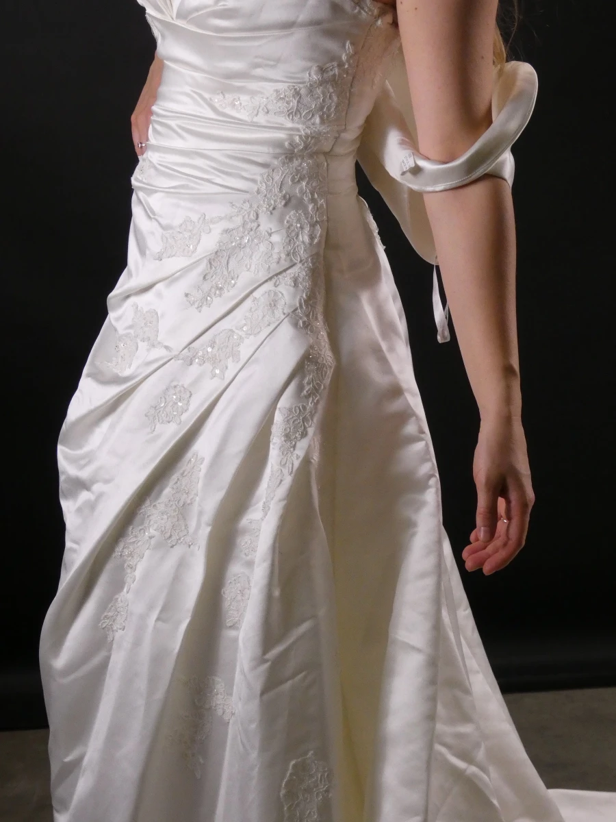 Elegante Miss Kelly bruidsjurk met afneembaar bolero-jasje. - foto 5