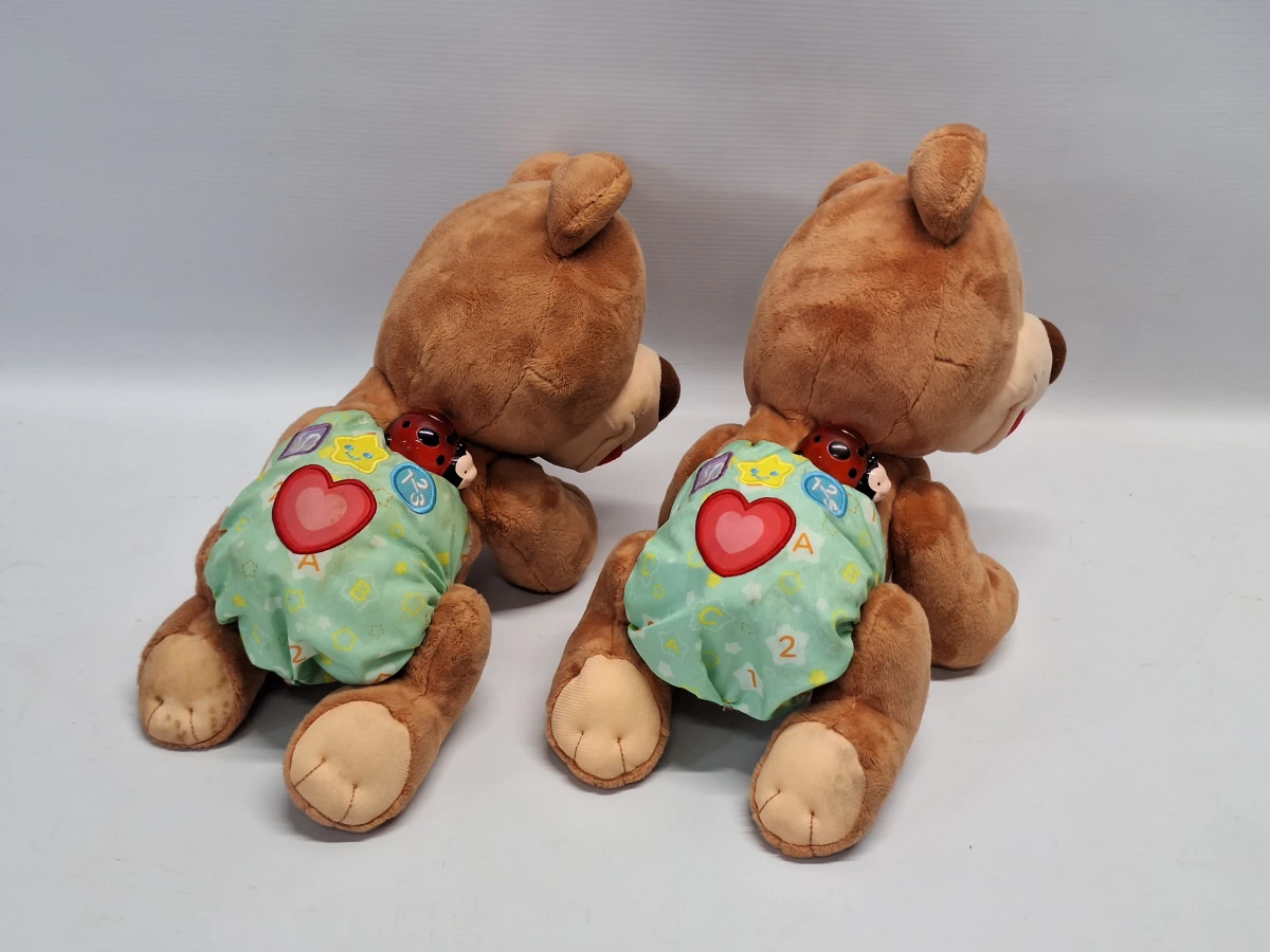 Set van 1 vintage Hasbro Furby Boom interactieve knuffel en 2 VTech Kruip en Leer Babyberen - foto 11