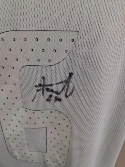 Witte trainingsshirt Club Brugge van Enoch Kofi Adu, gesigneerd - foto 3