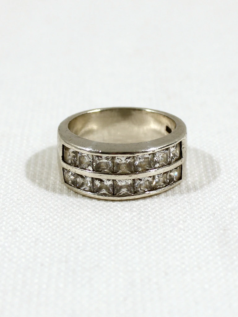 925 Zilveren Ring met Steentjes – kavel bij De Kringwinkel, Dilsen
