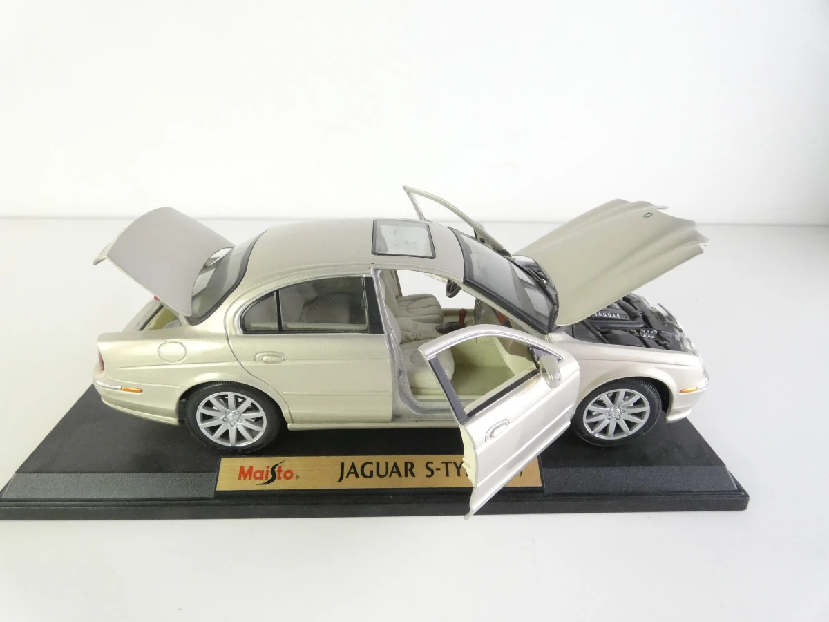 Set van 5 schaalmodellen van Maisto, in schaal 1:18 - foto 15