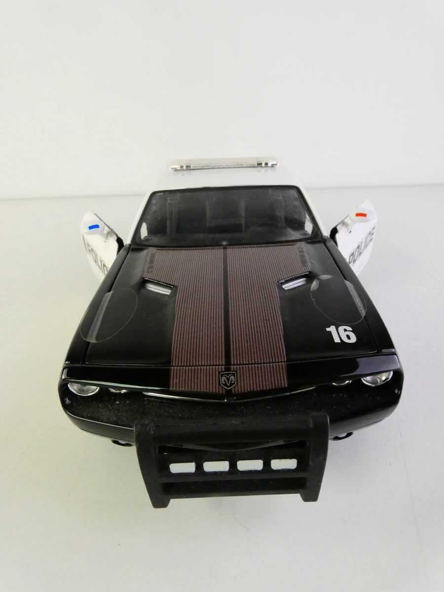 Set van 5 schaalmodellen van Maisto, in schaal 1:18 - foto 23