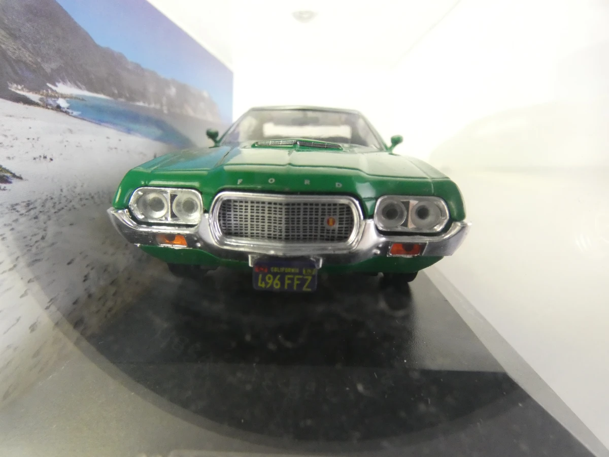 Verzameling schaalmodellen – klassieke auto’s, bussen en Volkswagen-diorama - foto 10