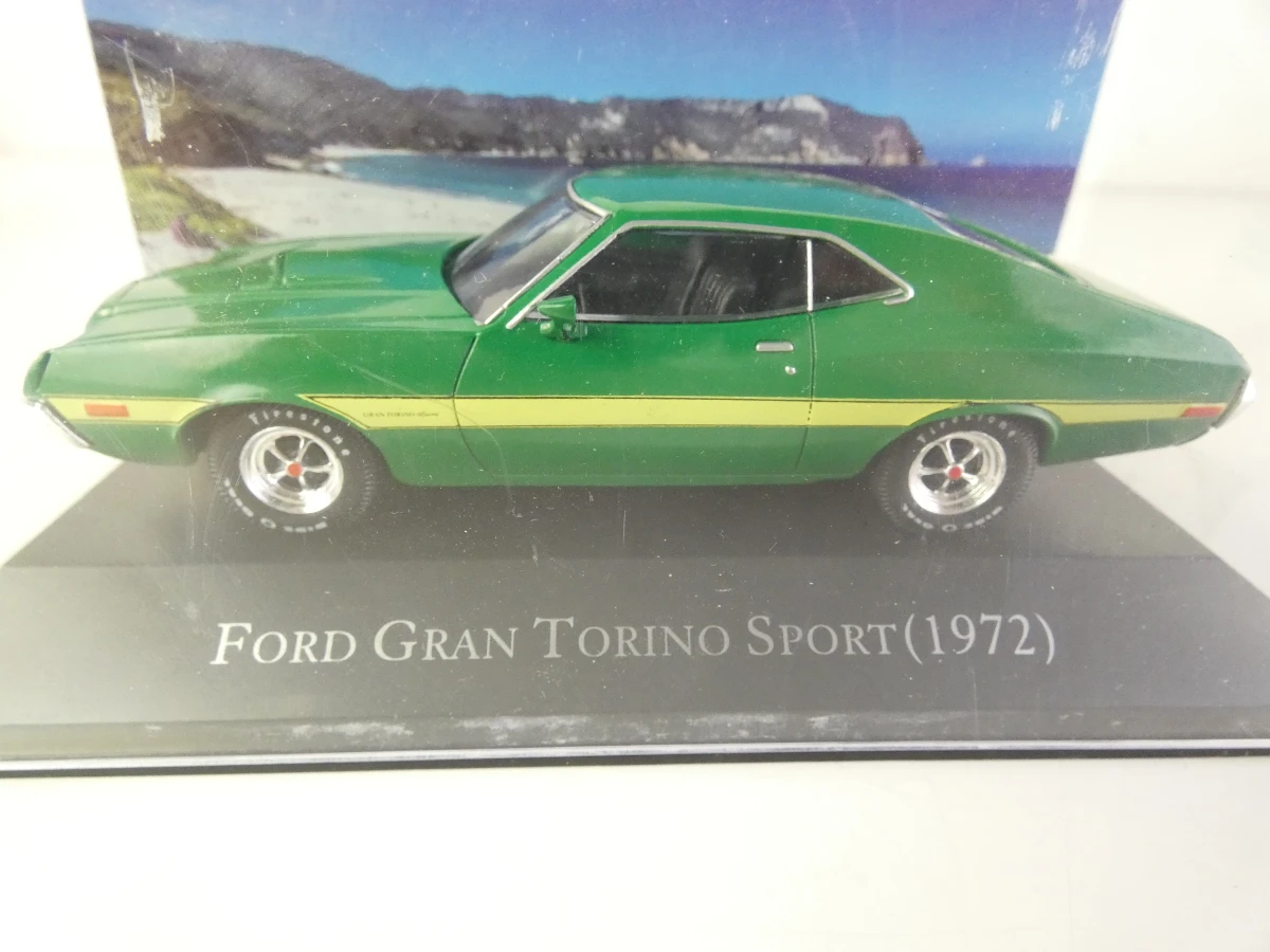 Verzameling schaalmodellen – klassieke auto’s, bussen en Volkswagen-diorama - foto 11