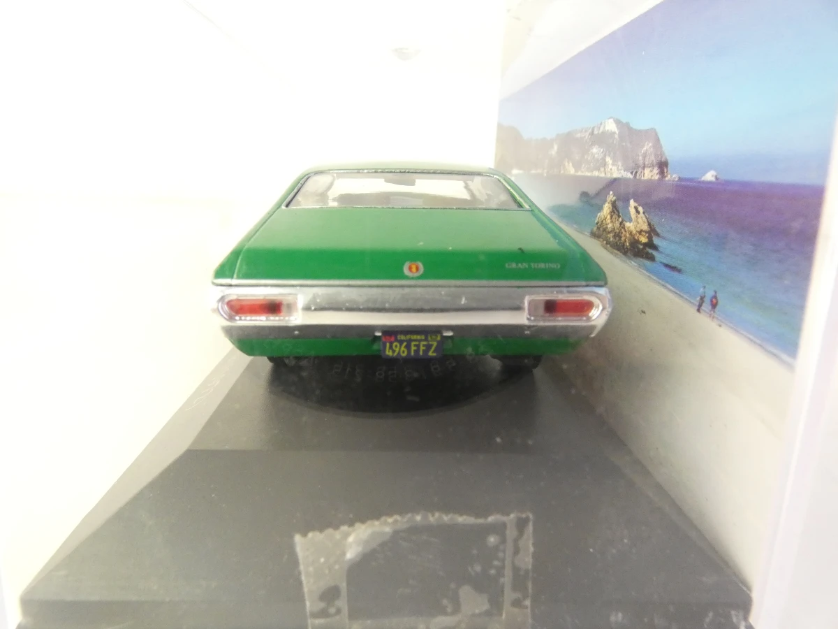 Verzameling schaalmodellen – klassieke auto’s, bussen en Volkswagen-diorama - foto 12