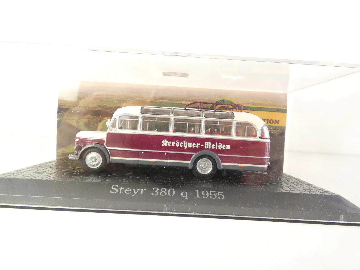 Verzameling schaalmodellen – klassieke auto’s, bussen en Volkswagen-diorama - foto 14